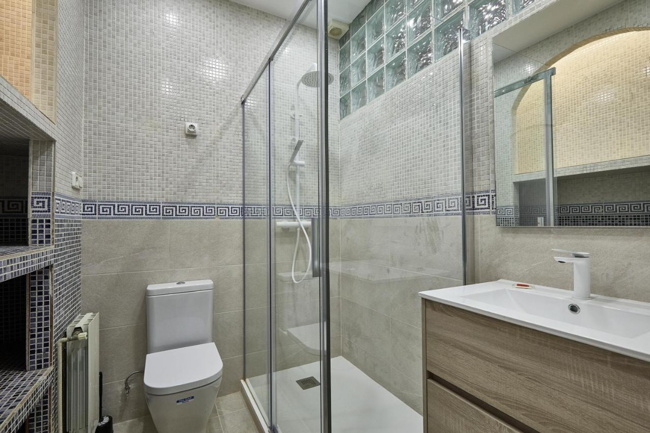 Bbarcelona Apartamentos Gaudi Flats Exterior foto