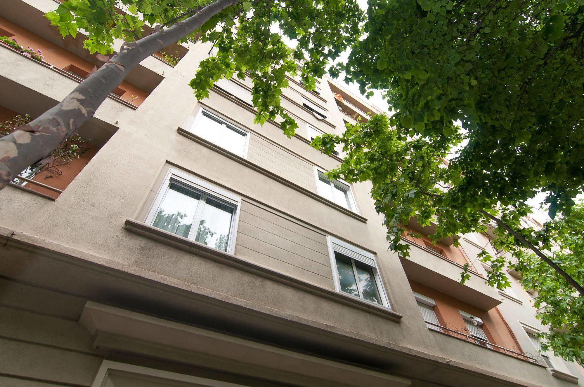 Bbarcelona Apartamentos Gaudi Flats Exterior foto